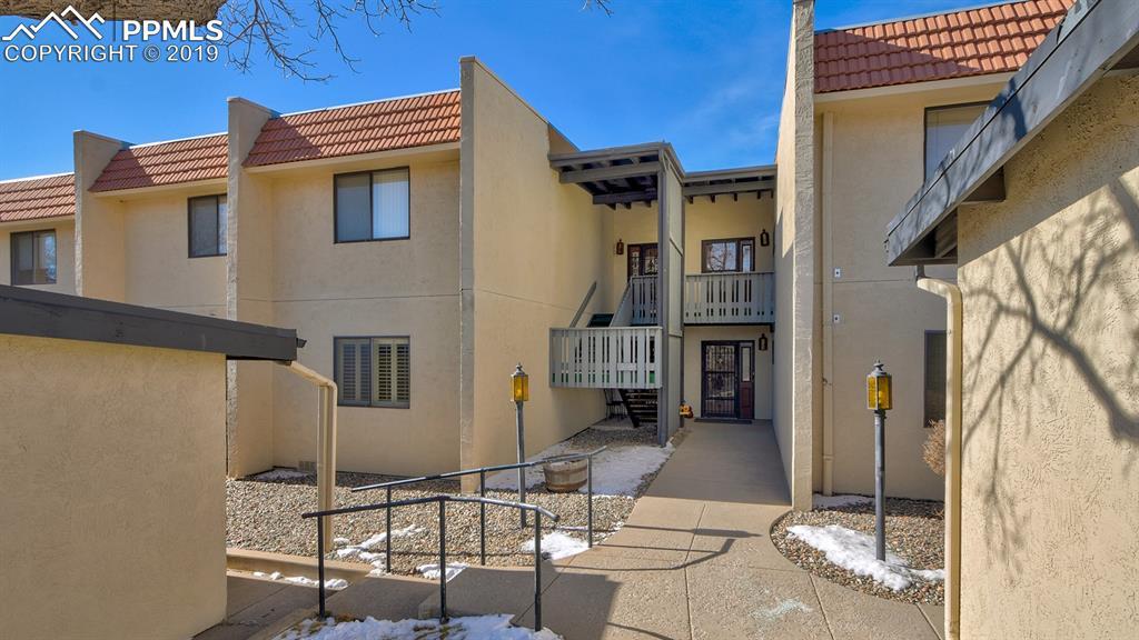 910 Fontmore Road - Photo 1