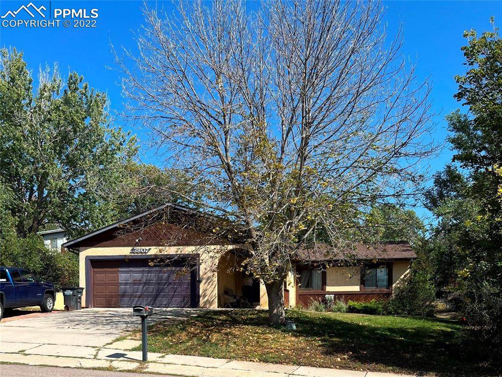 3807 Somerset Drive - Photo 1