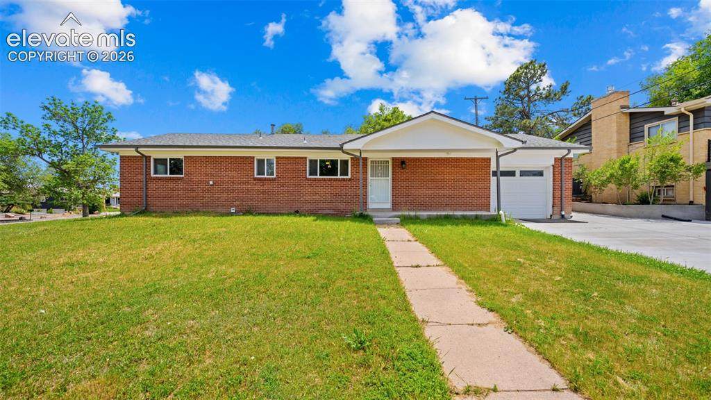 1001 Parkview Boulevard - Photo 1