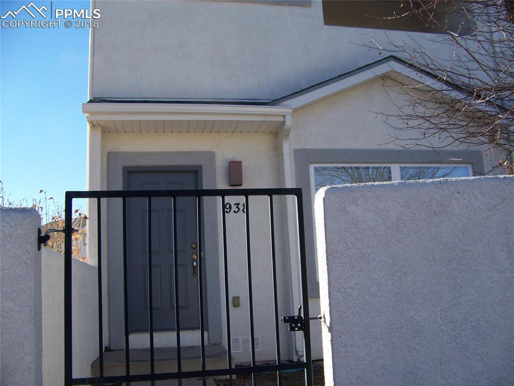 938 Mountain Crest View - Photo 1