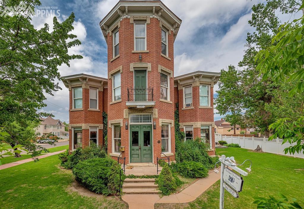 727 13TH Street - Photo 1
