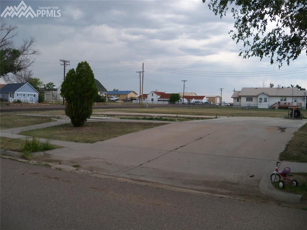 405 7th Street - Photo 1