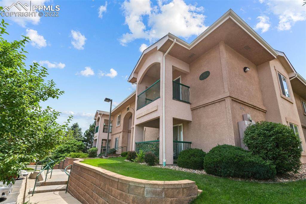3020 Mandalay Grove - Photo 1