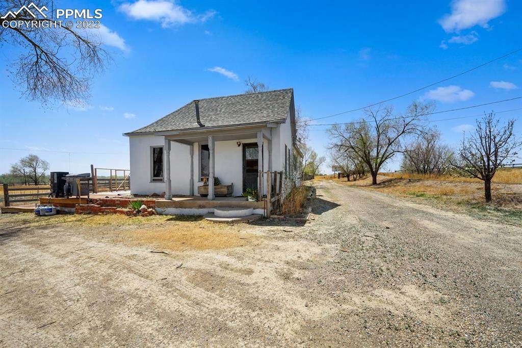 315 25th Lane - Photo 1