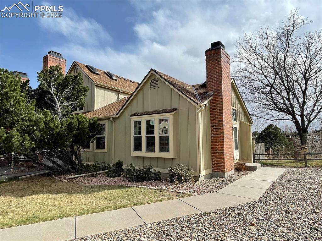 6850 Ravencrest Drive - Photo 1