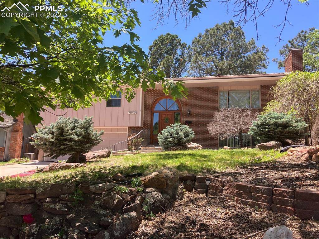 7040 Buckhorn Circle - Photo 1