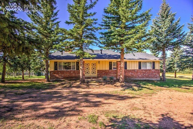 325 Apache Trail - Photo 1