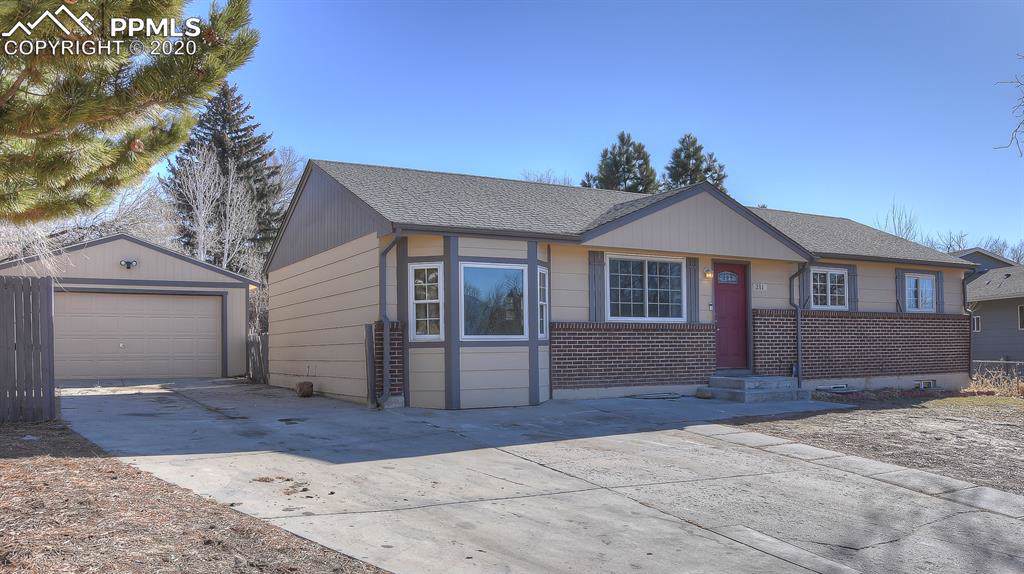 211 Longfellow Drive - Photo 1