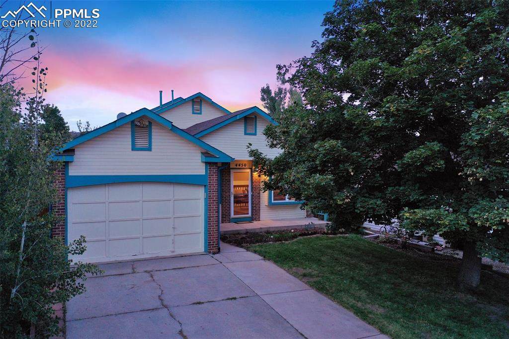 4450 Ramblewood Drive - Photo 1