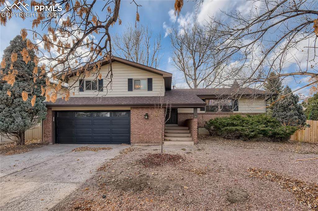 5040 Escapardo Way - Photo 1