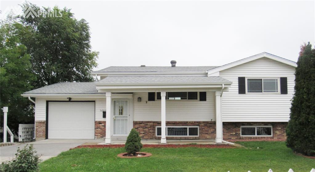 1202 Rushmore Drive - Photo 1