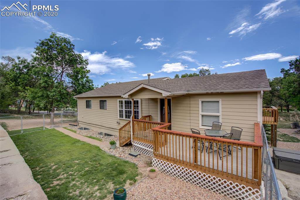 120 Echo Lane - Photo 1
