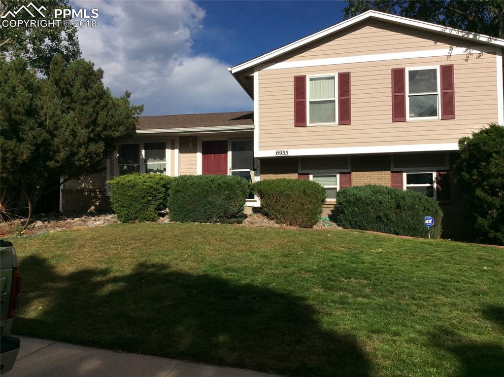 6935 Nettlewood Place - Photo 1