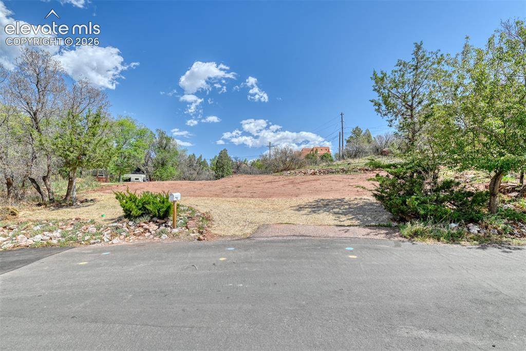 604 Columbia Court - Photo 1