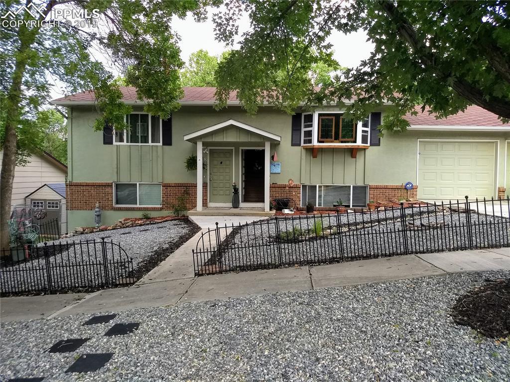813 Pioneer Lane - Photo 1