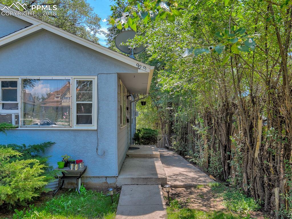909 Costilla Street - Photo 1