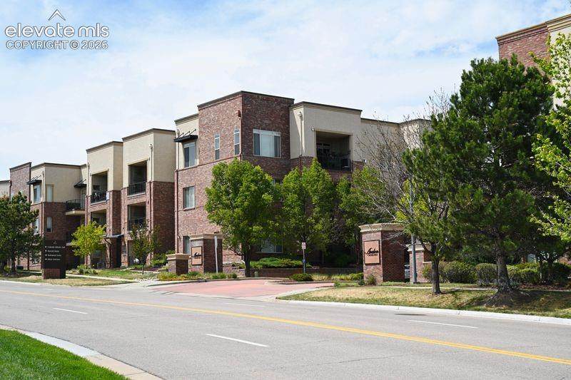 301 Inverness Way - Photo 1