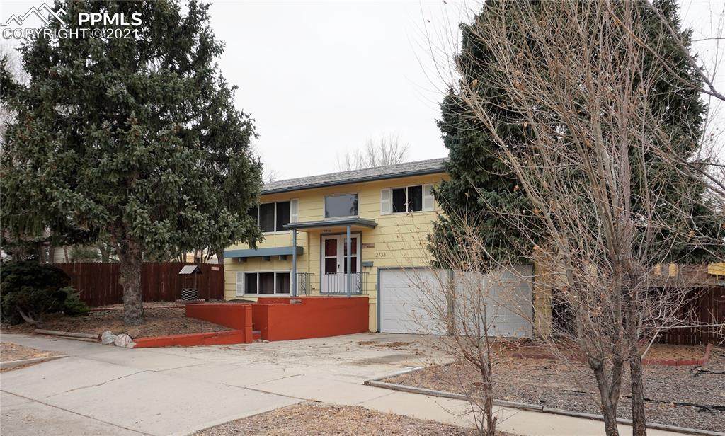 2733 Gomer Avenue - Photo 1