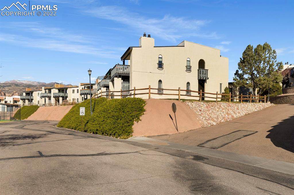 1130 Fontmore Road - Photo 1