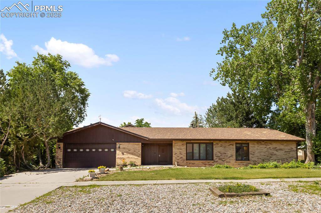 1443 Mcarthur Avenue - Photo 1