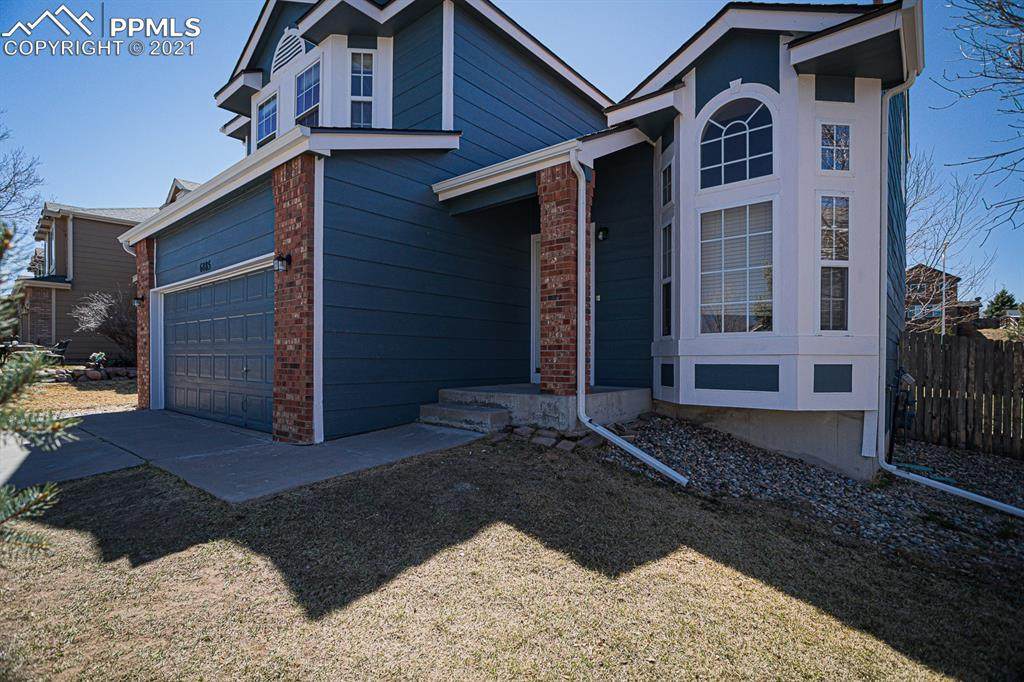 6885 Stockwell Drive - Photo 1