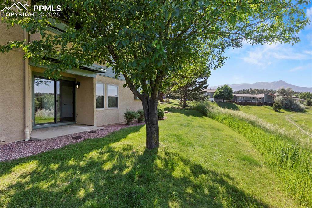 128 Rockrimmon Boulevard - Photo 1