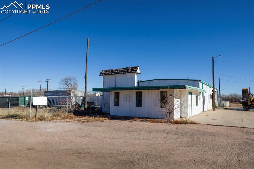748 Santa Fe Avenue - Photo 1