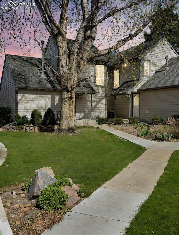 422 Cobblestone Drive - Photo 1