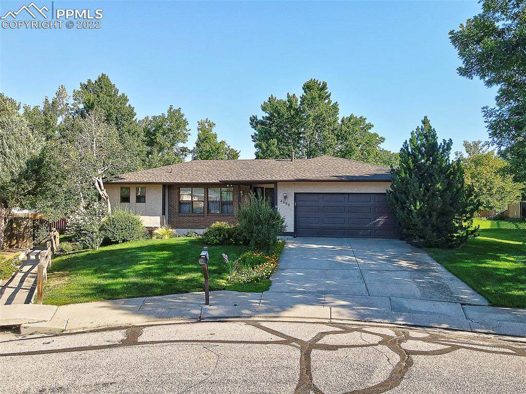 4090 St Andrews Court - Photo 1