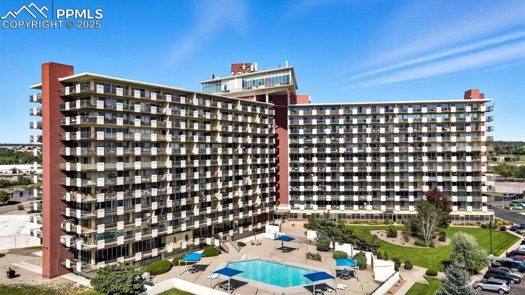 411 Lakewood Circle - Photo 1