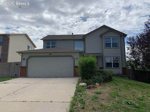 925 Lindstrom Drive - Photo 1