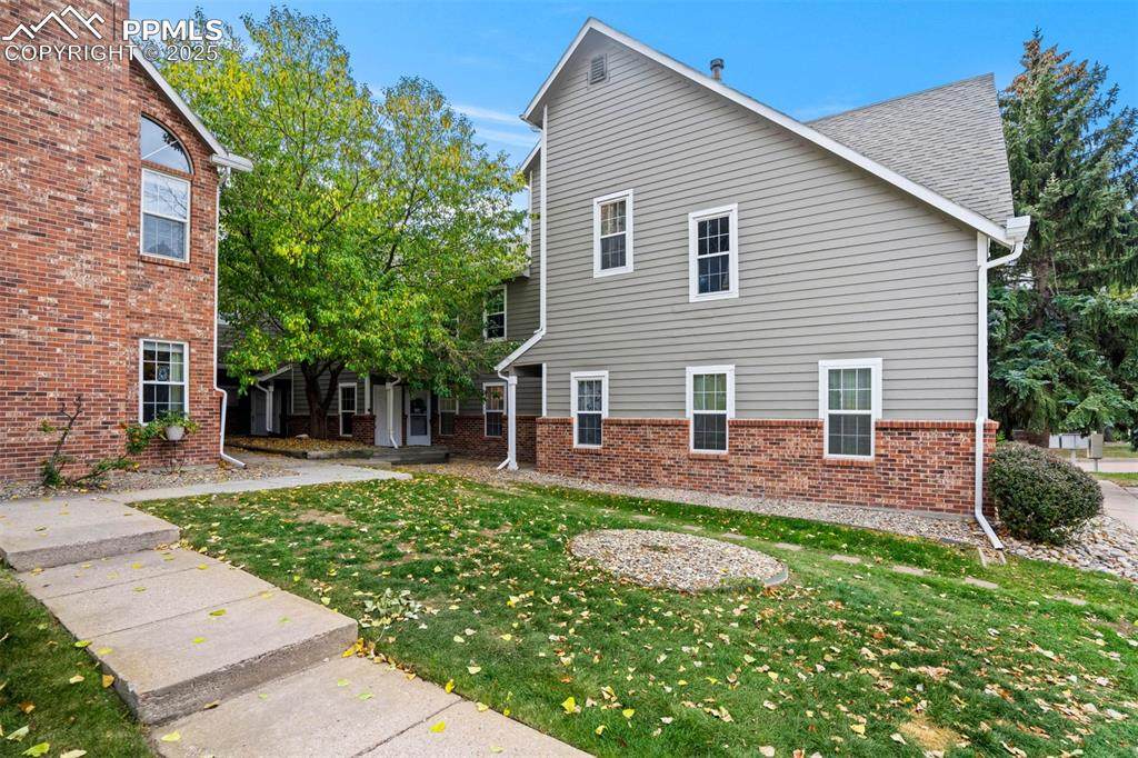 2121 Troy Court - Photo 1