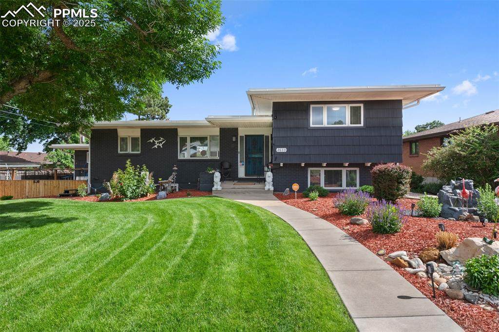 2633 Summit Drive - Photo 1