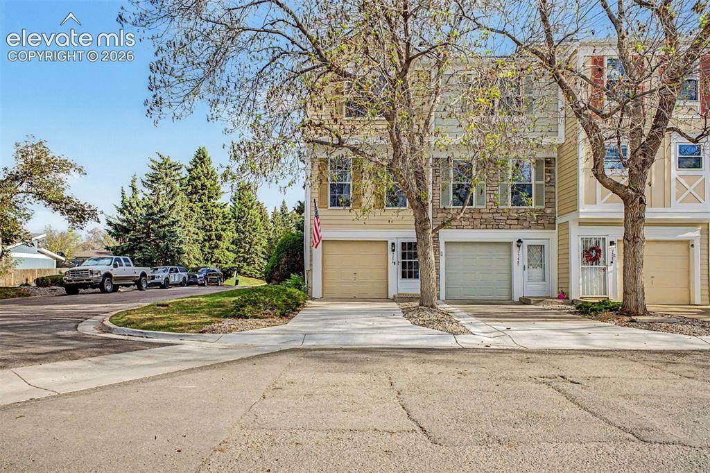 9525 Coal Mine Avenue - Photo 1
