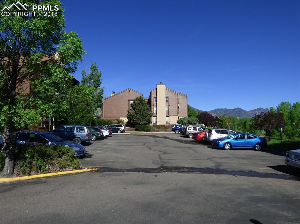 128 Rockrimmon Boulevard - Photo 1