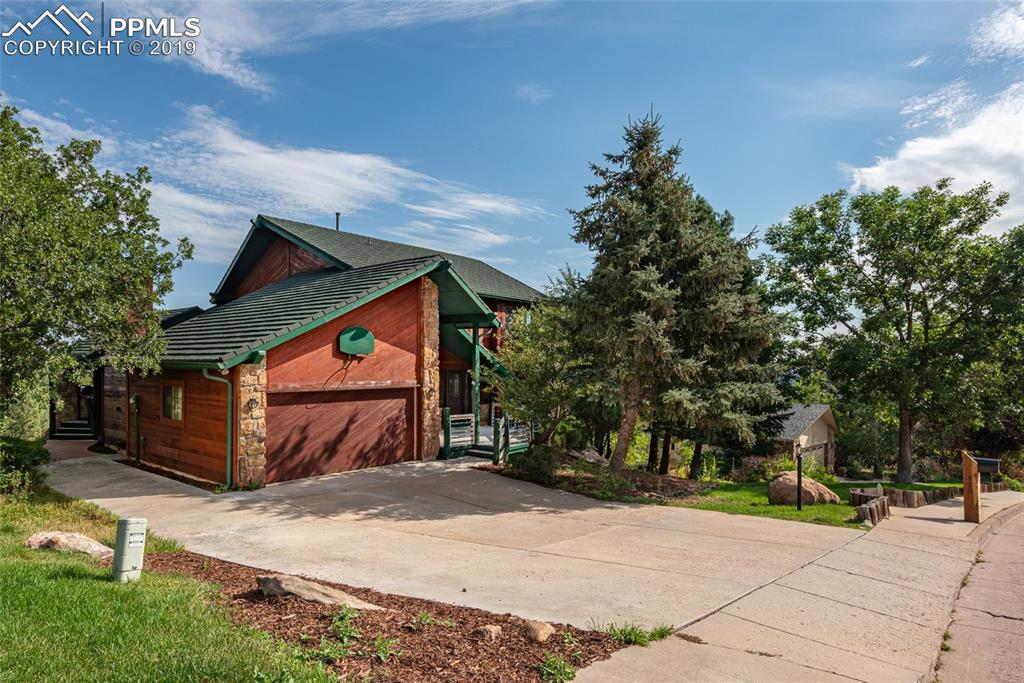 430 Thames Drive - Photo 1