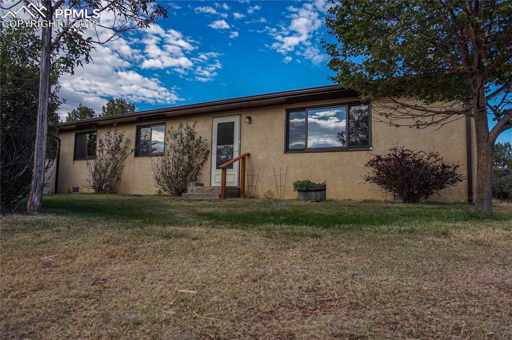 103 Yucca Avenue - Photo 1