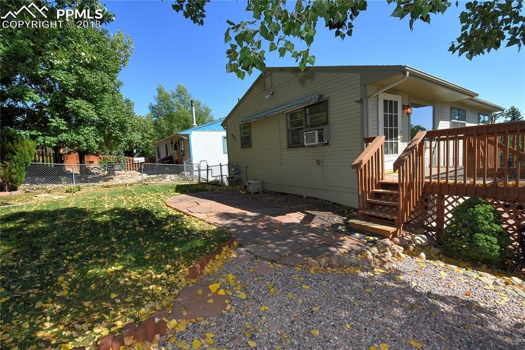 423 Chestnut Street - Photo 1