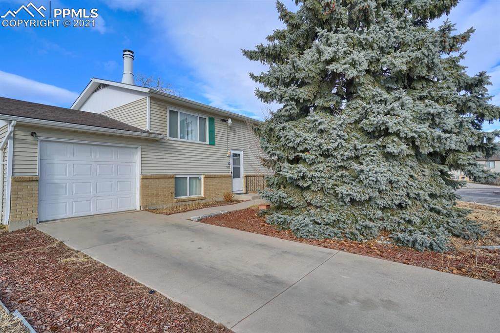 1920 Pepperwood Drive - Photo 1
