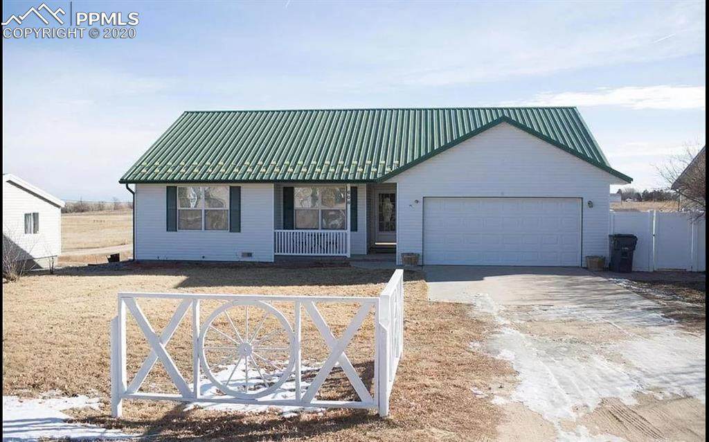 606 Dakota Avenue - Photo 1