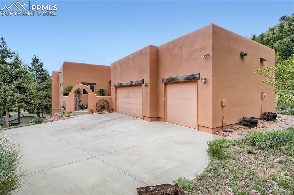 411 Pawnee Avenue - Photo 1