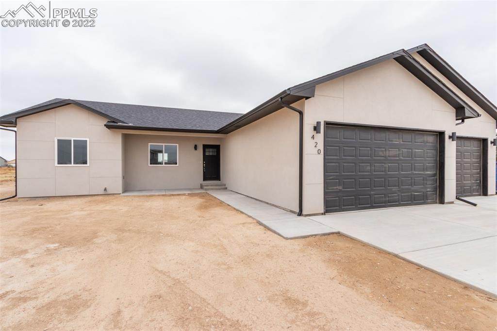 420 Desert Cove Drive - Photo 1