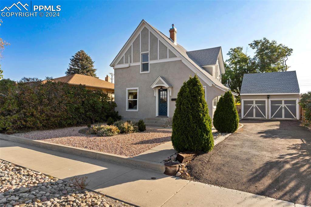 2819 Cascade Avenue - Photo 1