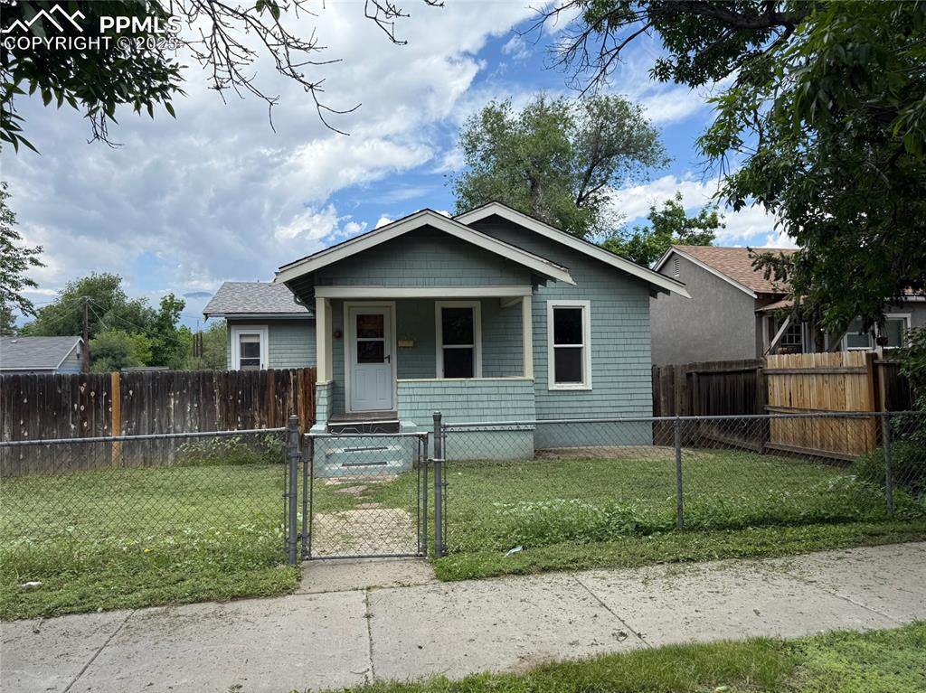 506 Hancock Avenue - Photo 1