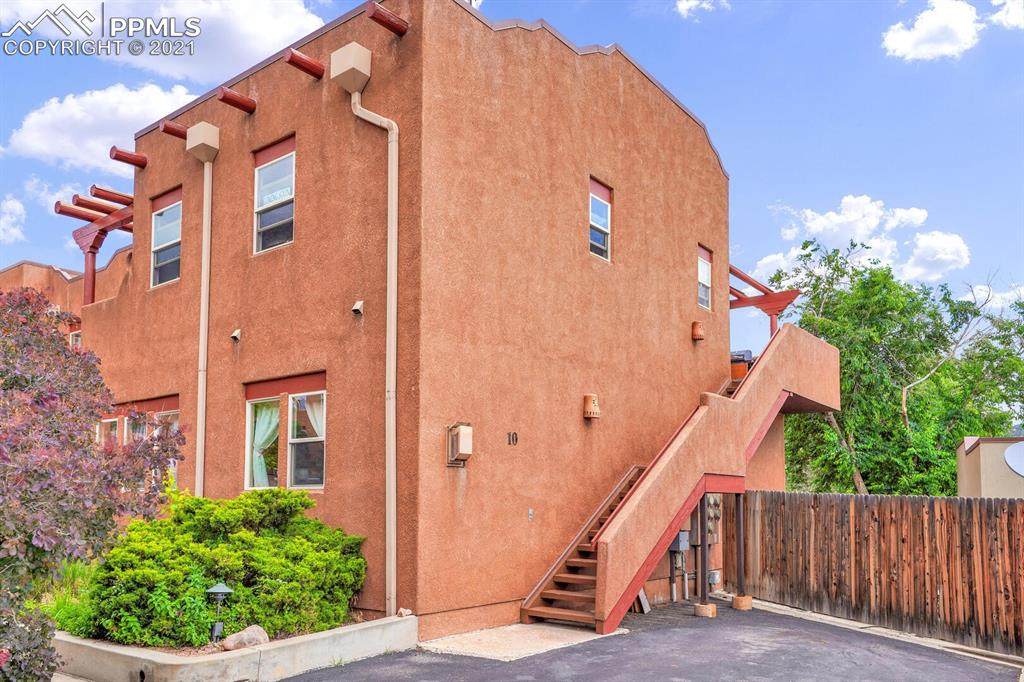 10 Taos Place - Photo 1