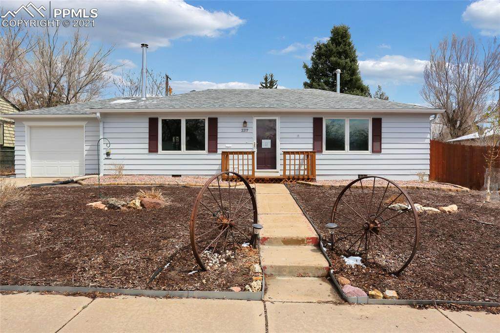 2217 Bonfoy Avenue - Photo 1