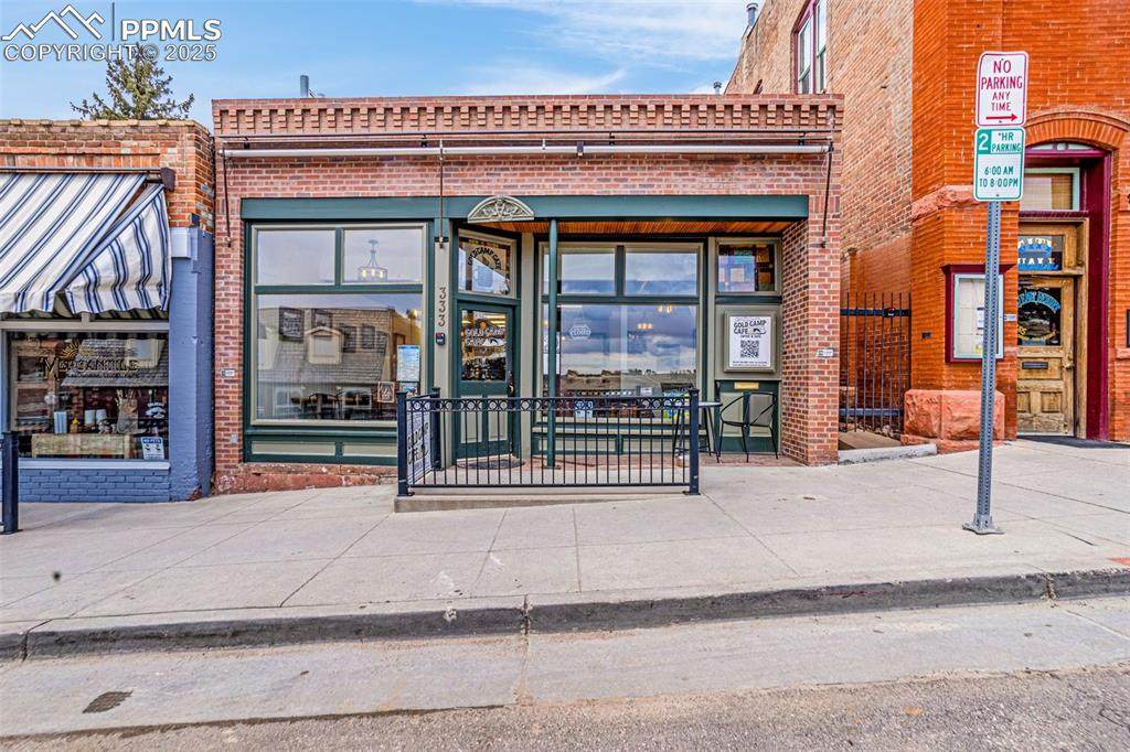 333 Bennett Avenue - Photo 1