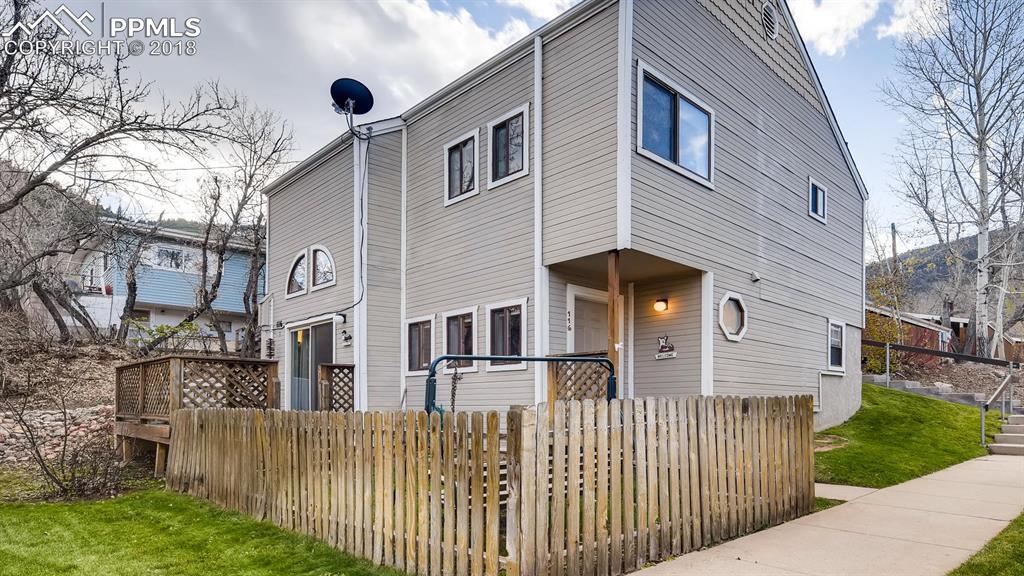 116 Manitou Place - Photo 1