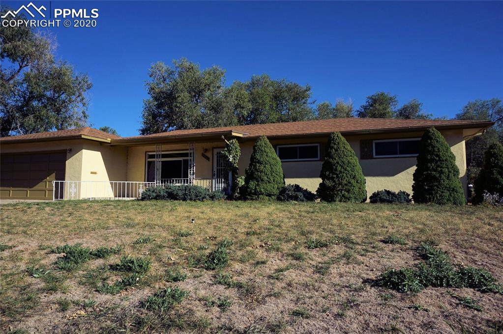613 Aspen Drive - Photo 1