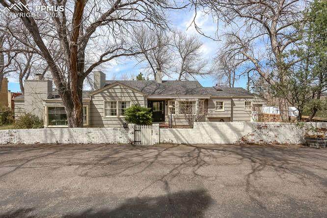 10 Oak Avenue - Photo 1